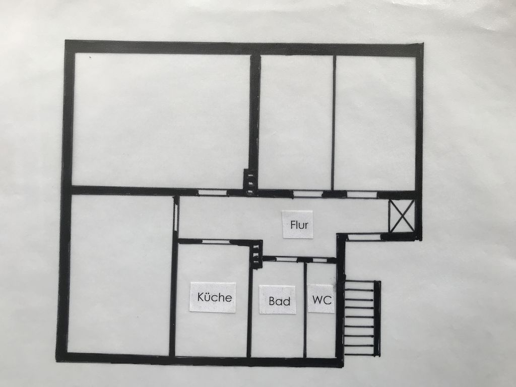 exklusive-sanierte-4-zimmer-wohnung-mit-balkon-in-hamburg