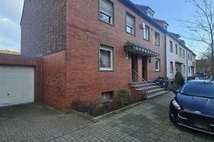 Ankommen & wohlfühlen – Reihenendhaus mit Gartenparadies und Ausbaufläche 