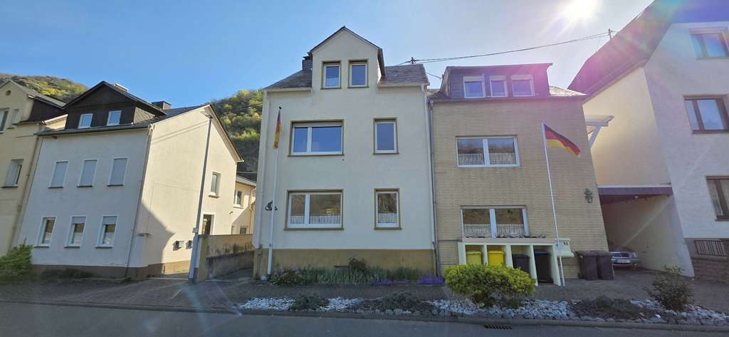 Immobilie in Kestert - Platz. Potenzial. Perspektive. – Ihr Familienhaus mit großem Grundstück - Bild 1