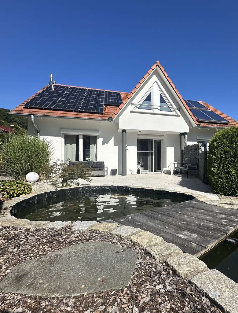 Immobilie in Straßberg - Einziehen & genießen: Energieeffizientes Traumhaus mit Gartenidylle und Einliegerwohnung - Bild 0