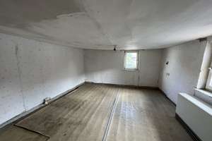 Stark sanierungsbedürftiges /  baufälliges  Fachwerkhaus auf einem 327 m² Grundstück – Ropperhäuser Straße 17, 34621 Frielendorf – Vorschaubild 5