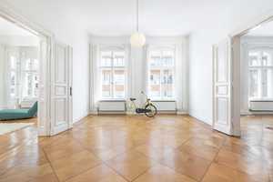 Oranienburger Straße: 5-6 Zimmerwohnung in denkmalgeschütztem Altbau mit vielen historischen Details – Berlin – Vorschaubild 9