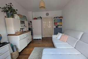 2-Zimmer-Wohnung, 48qm², mit Dielen, Duschbad und Küche in Kiel