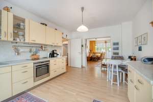 Köln Villenviertel! Urbane Wohnqualität in Rheinlage, Sonnenbalkon & Stellplatz – Die vollständige Adresse der Immobilie erhältst du vom Anbieter., 50688 Neustadt/Nord, Köln – Vorschaubild 4