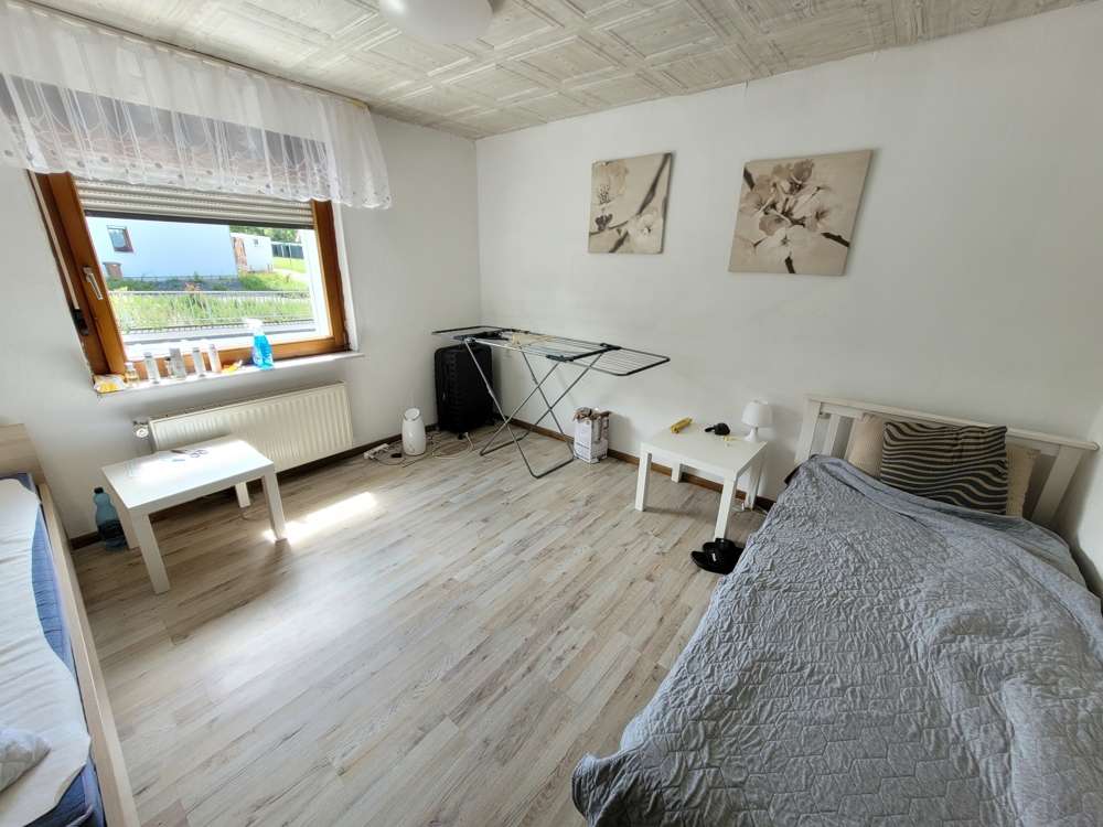 Immobilie in Netphen - Platz für die ganze Familie mit 2 Wohneinheiten auf über 200qm Wohnfläche  in Netphen! - Bild 14