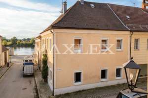 Stadthaus in zentraler Lage – teilsaniert und vielseitig nutzbar – Die vollständige Adresse der Immobilie erhältst du vom Anbieter., 94544 Hofkirchen – Vorschaubild 2