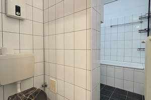 *BEZUGSFREIE 2 ZI WOHNUNG ZUM VERKAUF* - RUHIG IN UNTERRATH – Bielefelder Str. 9, 40468 Unterrath, Düsseldorf – Vorschaubild 4