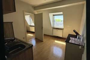 Kleine DG Wohnung (3.OG) in Essen Rüttenscheid teilmöbliert mit kleiner Single Küche. – Eleonorastraße 27, 45136 Rüttenscheid, Essen – Vorschaubild 7