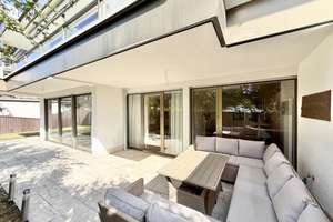 Wohnen wie im Bungalow: Exklusive EG-Wohnung mit sonnigen Terrassen & großem Garten