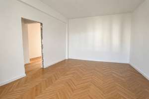 Erstbezug nach Sanierung: Stilvolle 3-Zimmer-Wohnung mit 2 Balkonen – Moltkestraße XX, 40477 Pempelfort, Düsseldorf – Vorschaubild 2