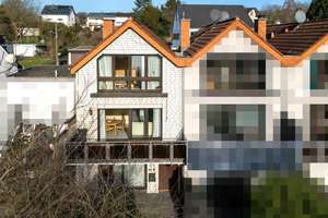 Geräumiges Reihenendhaus im Split-Level-Stil mit tollem Blick in die Wiembachaue in Berg.-Neukirchen – Die vollständige Adresse der Immobilie erhältst du vom Anbieter., 51381 Lützenkirchen, Leverkusen – Vorschaubild 1