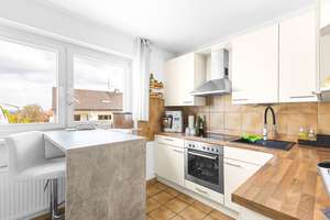 Selbstbezug trifft Stadtoase – modernisiertes ZFH mit Balkon, PV-Anlage und Gartenidylle in Top-Lage – Die vollständige Adresse der Immobilie erhältst du vom Anbieter., 93051 Kumpfmühl-Ziegetsdorf-Neuprüll, Regensburg – Vorschaubild 13
