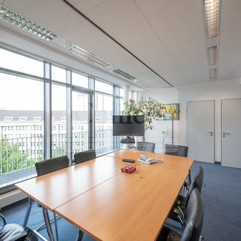 Büros in verkehrsgünstiger Lage | Stellplätze | CAT-Verkabelung