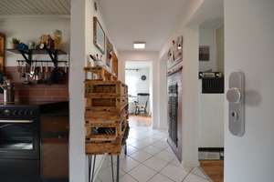Charmante 3,5 Zimmer Maisonettewohnung in Gerlingen mit Garage – Die vollständige Adresse der Immobilie erhältst du vom Anbieter., 70839 Gerlingen – Vorschaubild 2