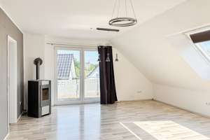 Moderne 3-Zimmer-Dachgeschosswohnung mit Balkon und Tiefgaragenstellplatz – Die vollständige Adresse der Immobilie erhältst du vom Anbieter., 32051 Herford – Vorschaubild 2