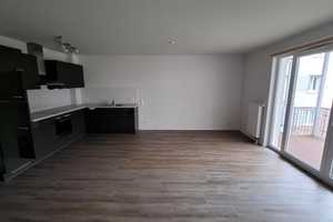 Moderne Wohnung mit großem Westbalkon und Aufzug! Sofort frei! – Kiel – Vorschaubild 2