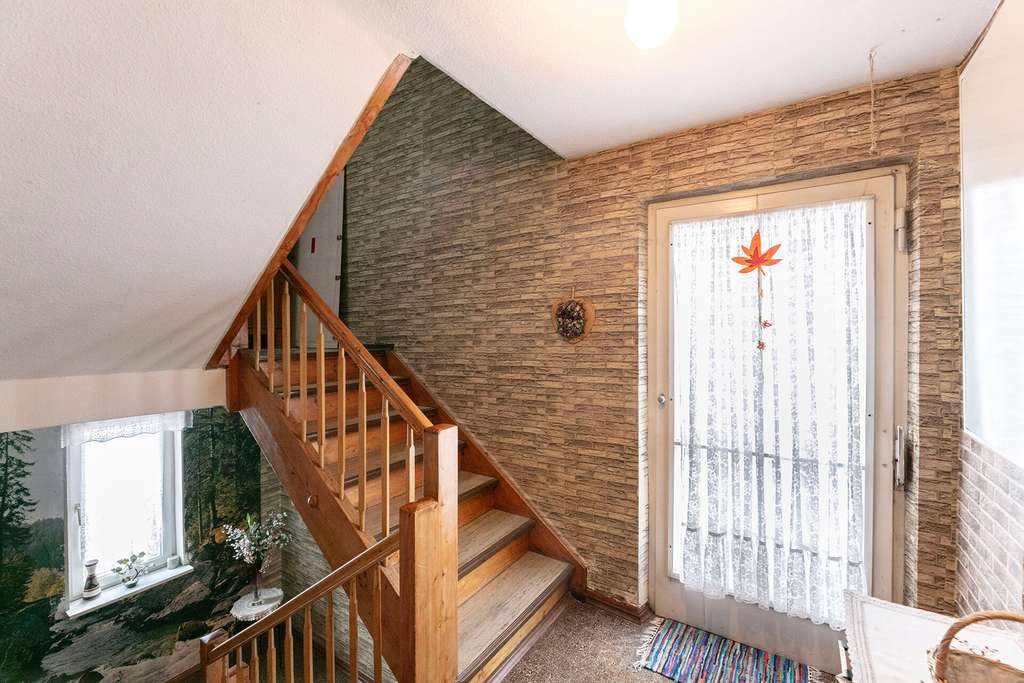 Immobilie in Blaustein - Zwei Einheiten, viele Möglichkeiten: DHH mit Garten und Einzelgarage - Bild 2