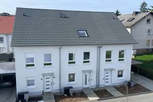 Ländliche Idylle trifft moderne Energieeffizienz – Die vollständige Adresse der Immobilie erhältst du vom Anbieter., 65529 Waldems – Vorschaubild 1