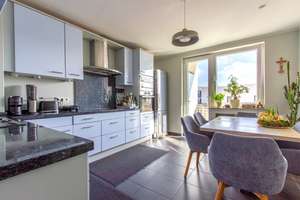 4-Zimmer-Wohnung mit Balkon & Stellplatz – zentrale Lage in Düsseldorf-Bilk – Martinstr. 44, 40223 Bilk, Düsseldorf – Vorschaubild 2