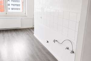 Großzügige 4-Zimmer-Wohnung in zentraler Lage – Albert-Schweitzer-Str 18, 38226 Lebenstedt, Salzgitter – Vorschaubild 6