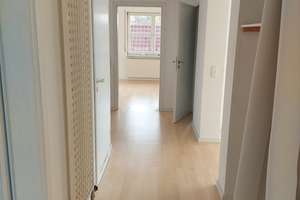 Helle 3,5-Zimmer Dachgeschosswohnung mit Balkon und Blick auf die Schwäbische Alb – Die vollständige Adresse der Immobilie erhältst du vom Anbieter., 70619 Riedenberg, Stuttgart – Vorschaubild 6