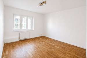 Frisch sanierte, bezugsfreie 3-Zimmer-Wohnung mit Eichenparkett in ruhiger Lage Prenzlauer Berg