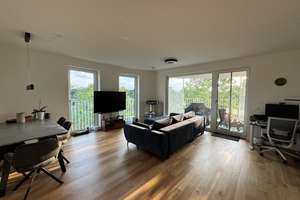 Exklusive 3-Zimmer Loft-Wohnung im 5. OG mit Balkon in Hamburg-Winterhude