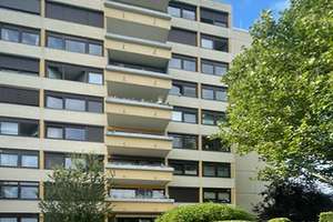 Hofheim am Taunus-Wallau: Angenehme, barrierefreie 4 Zi. Wohnung - herrlicher  Balkon mit Fernblick – Die vollständige Adresse der Immobilie erhältst du vom Anbieter., 65719 Hofheim am Taunus – Vorschaubild 9