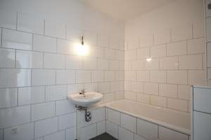 Top 3-Raum-Wohnung mit Balkon + Aufzug + Stufenloser Zugang! – Möhlenkampstraße 4, 47139 Beeck, Duisburg – Vorschaubild 3