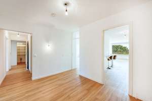 +++ Panorama-Fern-/Seeblick - Schwimmbad/Sauna - modernisiert - inkl. Doppel-Garage & TG-Stpl. +++ – Max-Brod-Weg 14, 70437 Freiberg, Stuttgart – Vorschaubild 15