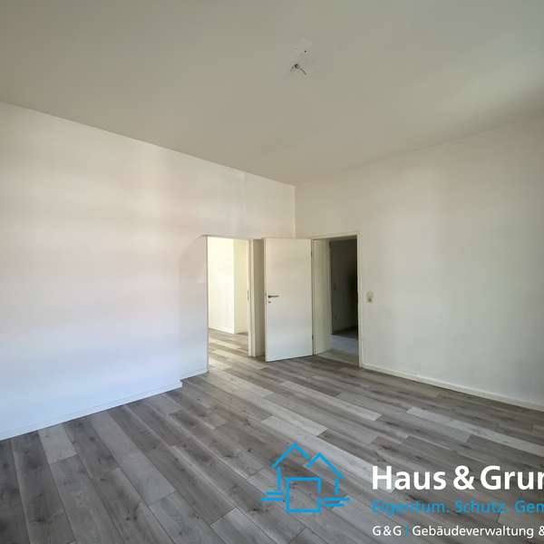 *** charmante 3-Zimmer-Wohnung in ehemaliger Villa - zwei Terrassen - Garten - in Eschweiler ***