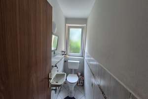 Familienfreundliche, helle, modernisierte 4-Zimmer-Wohnung mit Terrasse, Balkonen und EBK – Die vollständige Adresse der Immobilie erhältst du vom Anbieter., 70599 Birkach-Nord, Stuttgart – Vorschaubild 9
