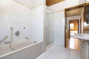 Property thumbnail 12