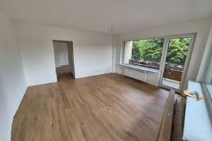 WG geeignet / Erstbezug nach Sanierung - 2 Zi mit Loggia in Uni-Nähe & Stellplatz zu vermieten! – 23562 Sankt Jürgen, Lübeck – Vorschaubild 3