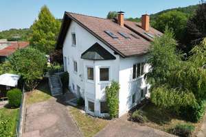 Charmante Doppelhaushälfte mit Einliegerwohnung und Terrasse – Die vollständige Adresse der Immobilie erhältst du vom Anbieter., 97828 Marktheidenfeld – Vorschaubild 3