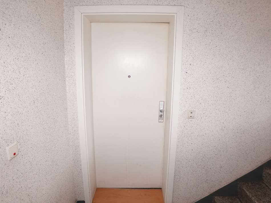 6-Wohnungseingangstür