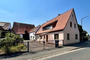 Einfamilienhaus mit Scheune in Erlangen-Eltersdorf – Die vollständige Adresse der Immobilie erhältst du vom Anbieter., 91058 Eltersdorf, Erlangen – Vorschaubild 2