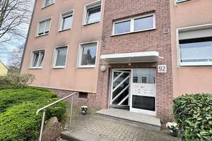 Provisionsfrei ! Attraktive 3,5-Zimmer-ETW mit Balkon frei zur Selbstnutzung ab 01.03.2026 !