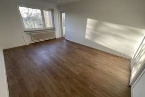 Frisch renovierte 2 Zimmer-Wohnung mit Balkon und modernisiertem Tageslichtbad mit Wanne – Mozartstr. 11, 23556 Sankt Lorenz Nord, Lübeck – Vorschaubild 5