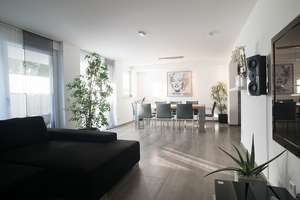 ~~ ENERGIEEFFIZIENTE WOHNUNG IM SOUTERRAIN MIT TERRASSE UND STELLPLATZ IN TOP WOHNLAGE ~~