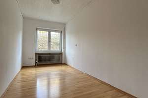 Viel Platz für zwei Familien – ZFH mit Balkon, Terrasse und großem Grundstück in 91719 Heidenheim – Die vollständige Adresse der Immobilie erhältst du vom Anbieter., 91719 Heidenheim – Vorschaubild 15