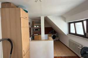 Zentral gelegene 2 Zimmer DG Wohnung  – Die vollständige Adresse der Immobilie erhältst du vom Anbieter., 70372 Cannstatt-Mitte, Stuttgart – Vorschaubild 3