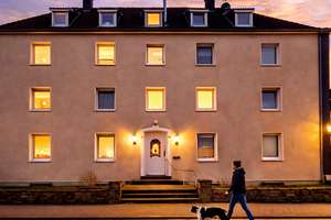 Seltene Gelegenheit: Großzügige 5-Zimmer-Dachgeschosswohnung mit Stellplatz unc ca.119m² Wohnfläche – Die vollständige Adresse der Immobilie erhältst du vom Anbieter., 42551 Velbert-Mitte, Velbert – Vorschaubild 3