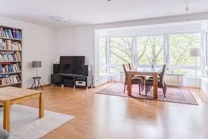 Zentral Wohnen: Moderne 2-Zimmer-Wohnung mit herrlichem Blick auf die Weser – Die vollständige Adresse der Immobilie erhältst du vom Anbieter., 28195 Altstadt, Bremen – Vorschaubild 2