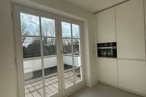 Luxuriöse 3-Zimmer-Penthousewohnung mit zwei Balkonen und hochwertiger Ausstattung