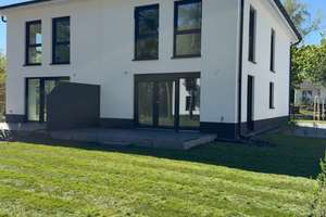 Ankommen und wohlfühlen: Exklusive Neubau-Doppelhaushälfte – stilvoll ausgestattet und bezugsfertig. – Die vollständige Adresse der Immobilie erhältst du vom Anbieter., 15827 Blankenfelde-Mahlow – Vorschaubild 1