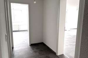 Frisch sanierte 2,5 Zimmer Wohnung mit Balkon im 4. OG – Pforzheim-Haidach – Haidachstr 14, 75181 Haidach, Pforzheim – Vorschaubild 3