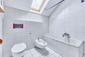 Architektenhaus mit zwei Wohneinheiten, Sauna, großem Grundstück und Waldrandlage zur Modernisierung – Die vollständige Adresse der Immobilie erhältst du vom Anbieter., 64289 Kranichstein, Darmstadt – Vorschaubild 31