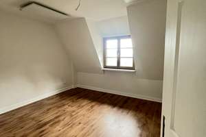 Kernsanierte 3 Zimmer Wohnung in Jugendstilvilla in Hagen Hohenlimburg - Dachgeschoss – Im Weinhof 13, 58119 Hohenlimburg (Ortsteil), Hagen – Vorschaubild 11