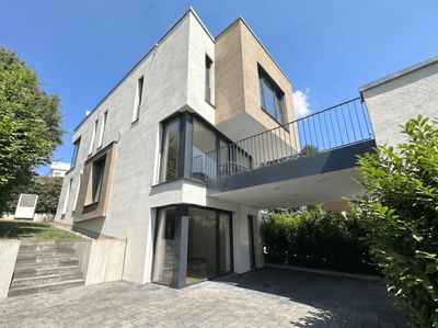 Top-Effizienzklasse A+: Modernes Quadrat-Designhaus (2019) mit PV & Wärmepumpe